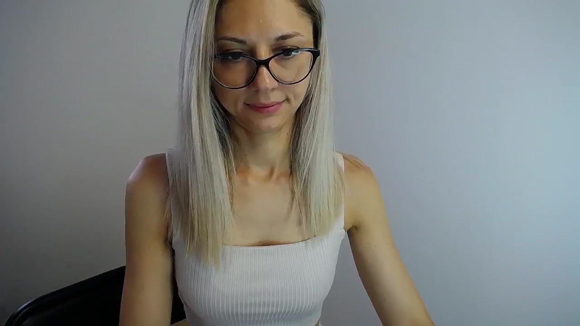 Gallery image thumbnail from Sunshine_alis's myfreecams stream on, 08/03/2024, 13:45 image 14 of 20
