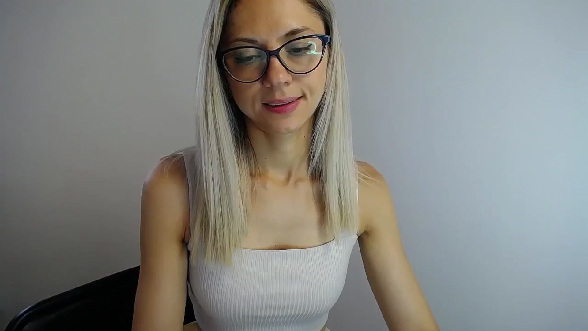 Gallery image thumbnail from Sunshine_alis's myfreecams stream on, 08/03/2024, 13:45 image 15 of 20