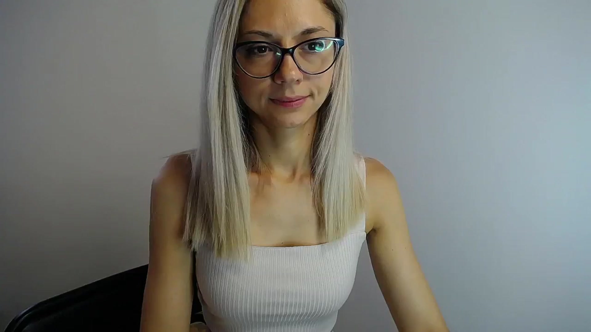 Gallery image thumbnail from Sunshine_alis's myfreecams stream on, 08/03/2024, 13:45 image 16 of 20
