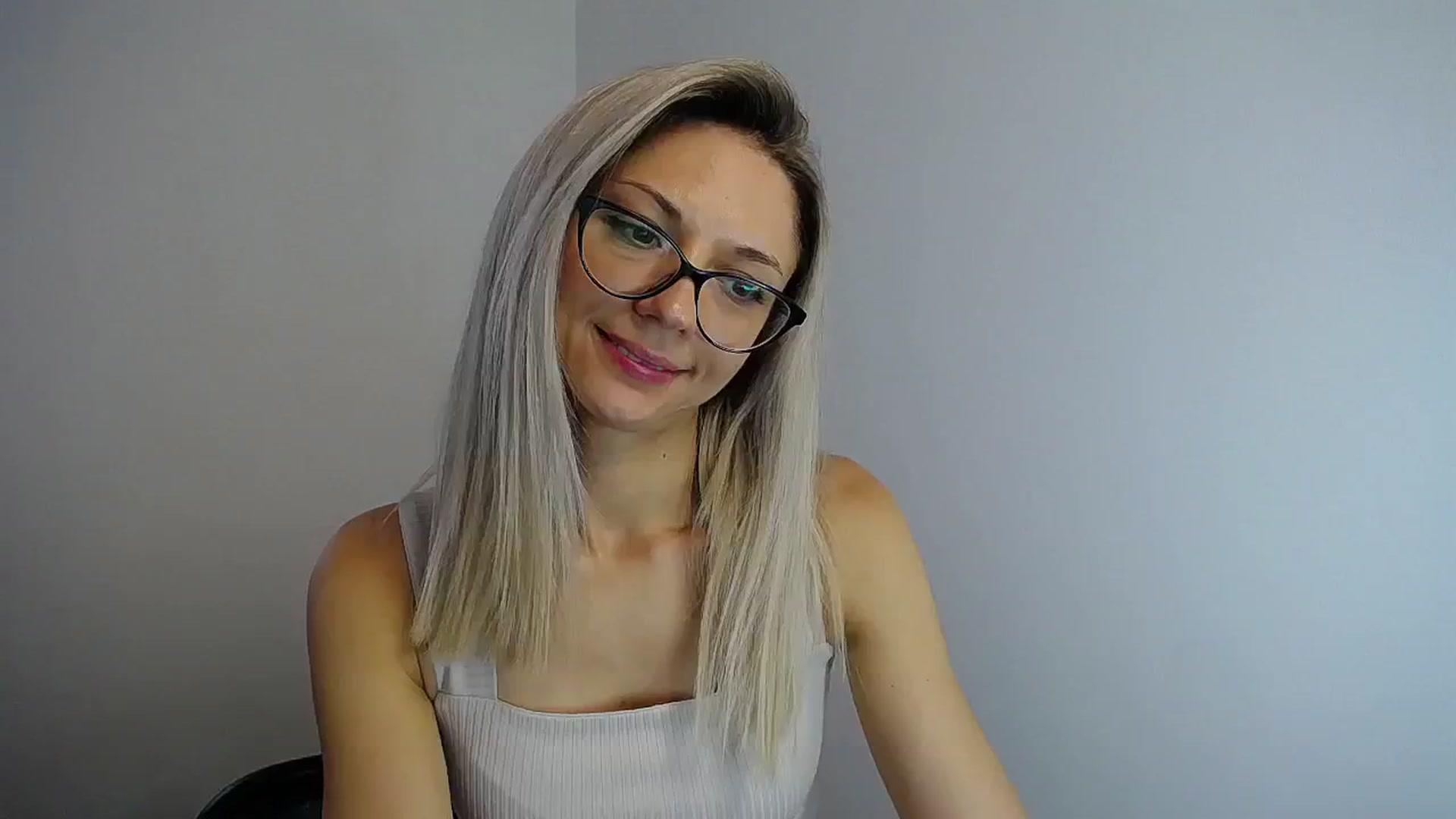 Gallery image thumbnail from Sunshine_alis's myfreecams stream on, 08/03/2024, 16:19 image 9 of 20