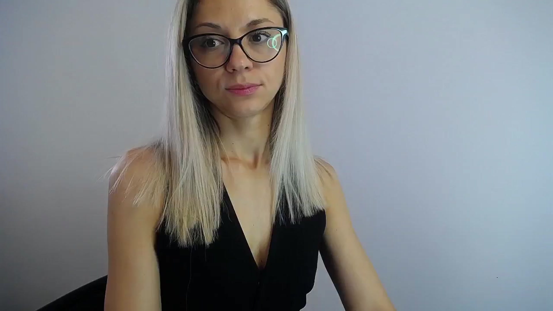 Gallery image thumbnail from Sunshine_alis's myfreecams stream on, 08/04/2024, 13:19 image 6 of 20
