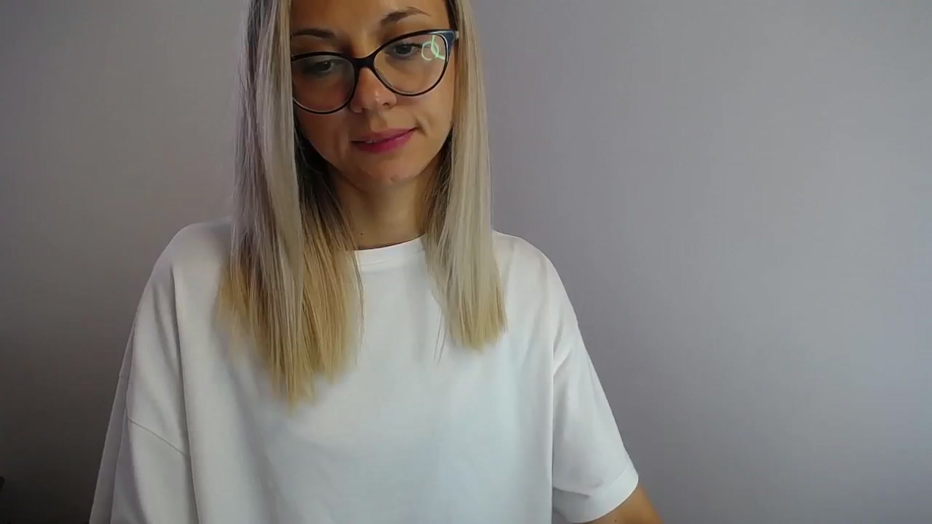 Gallery image thumbnail from Sunshine_alis's myfreecams stream on, 08/05/2024, 13:26 image 16 of 20