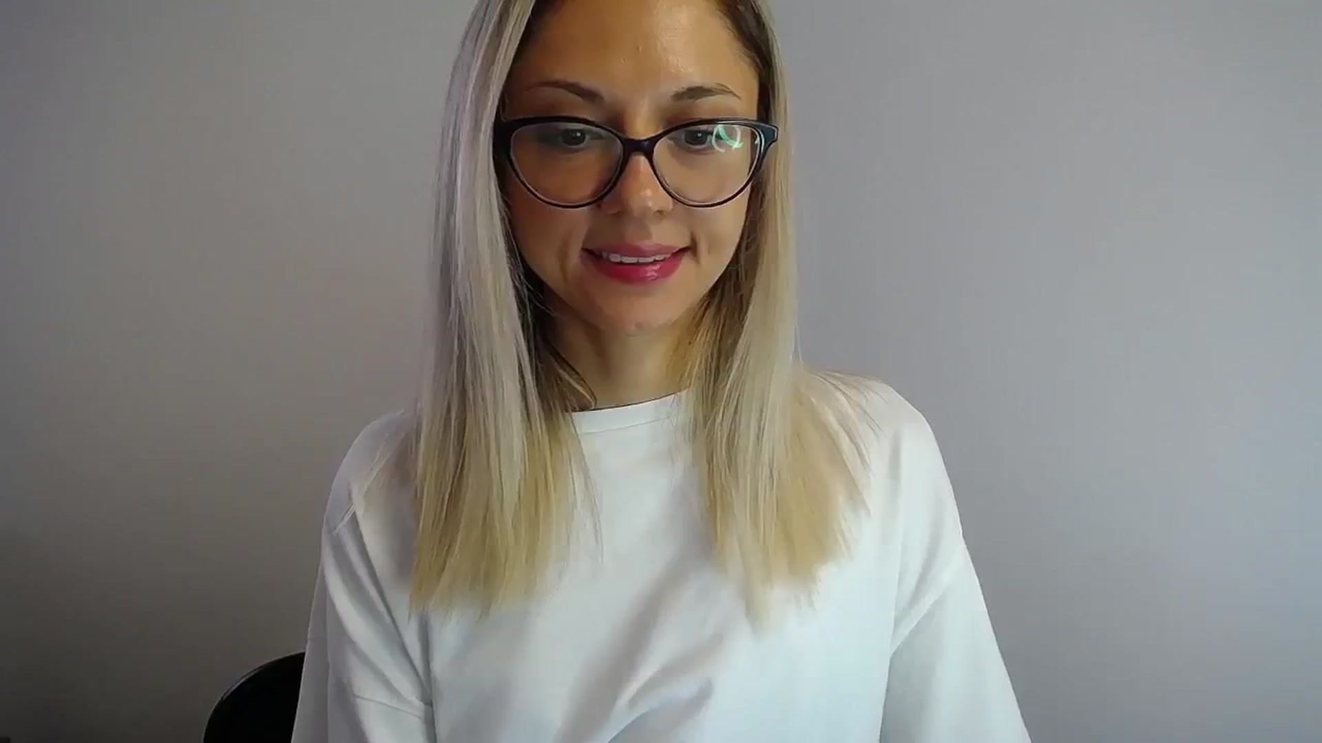 Gallery image thumbnail from Sunshine_alis's myfreecams stream on, 08/05/2024, 13:26 image 8 of 20