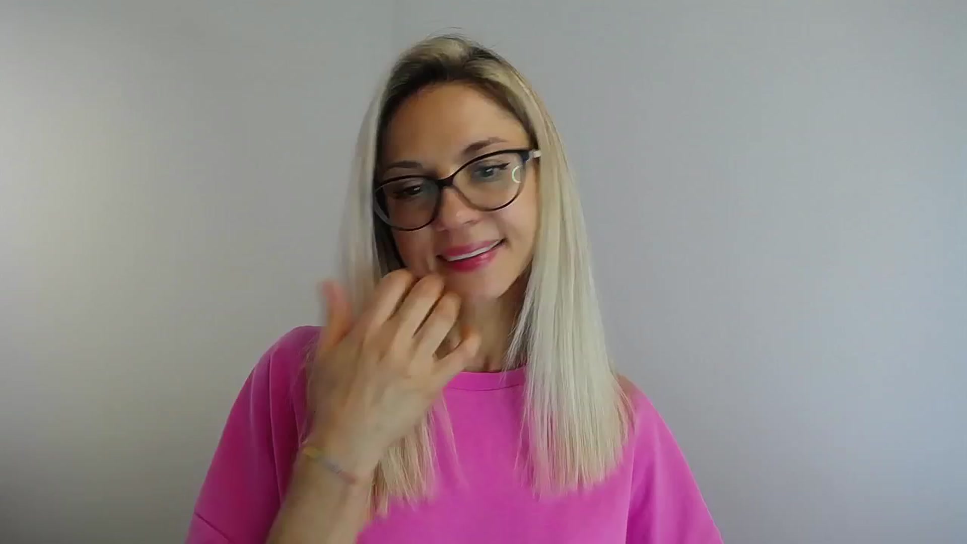 Gallery image thumbnail from Sunshine_alis's myfreecams stream on, 08/06/2024, 10:10 image 10 of 20