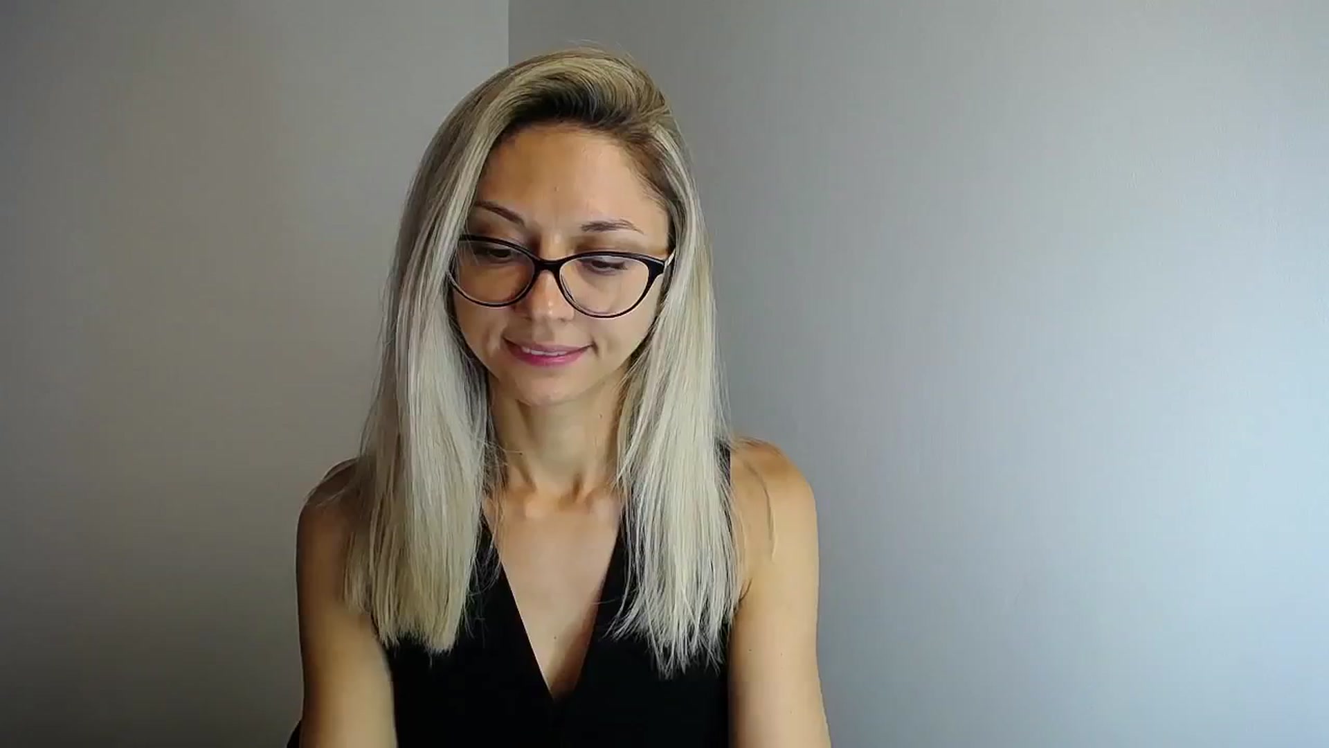 Gallery image thumbnail from Sunshine_alis's myfreecams stream on, 08/07/2024, 18:15 image 4 of 20