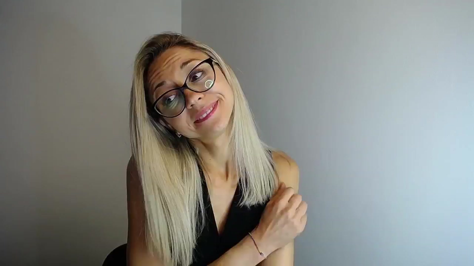 Gallery image thumbnail from Sunshine_alis's myfreecams stream on, 08/07/2024, 18:15 image 5 of 20