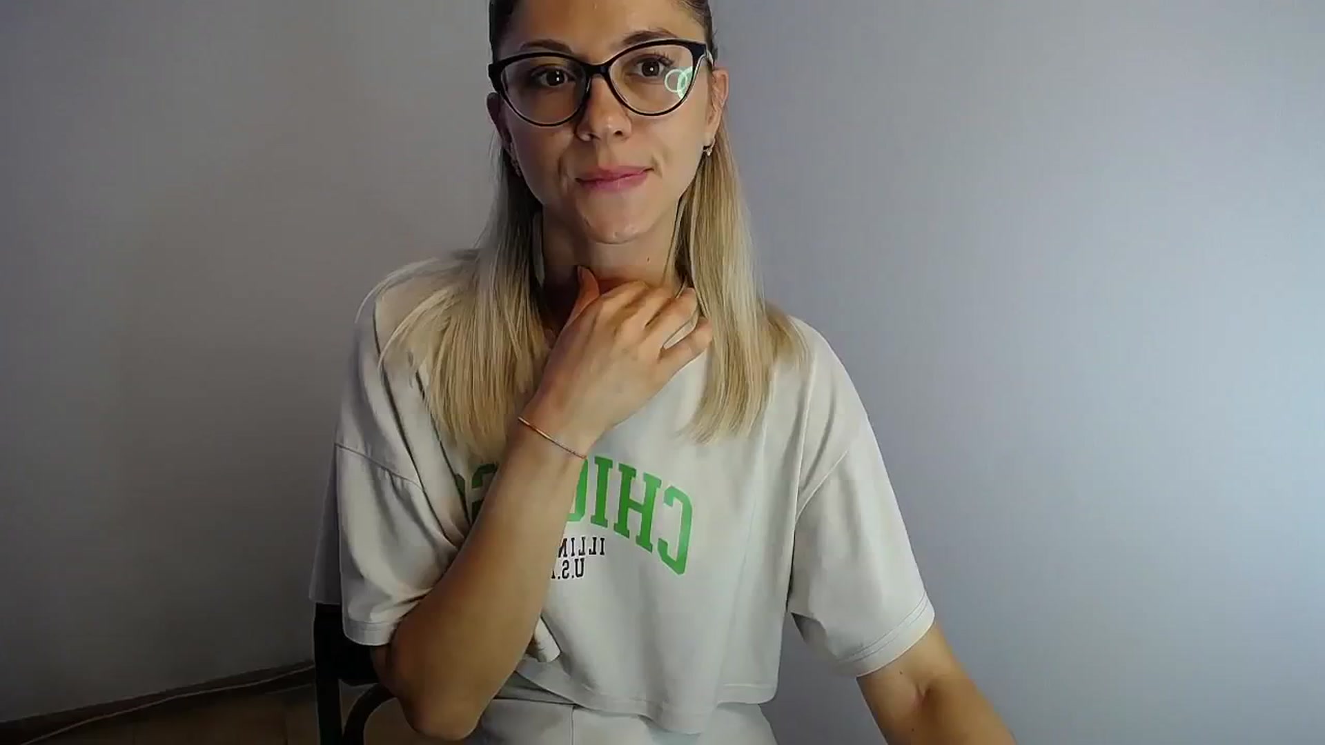 Gallery image thumbnail from Sunshine_alis's myfreecams stream on, 08/08/2024, 12:35 image 3 of 20