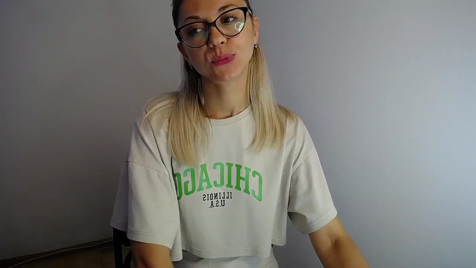 Gallery image thumbnail from Sunshine_alis's myfreecams stream on, 08/08/2024, 12:35 image 4 of 20