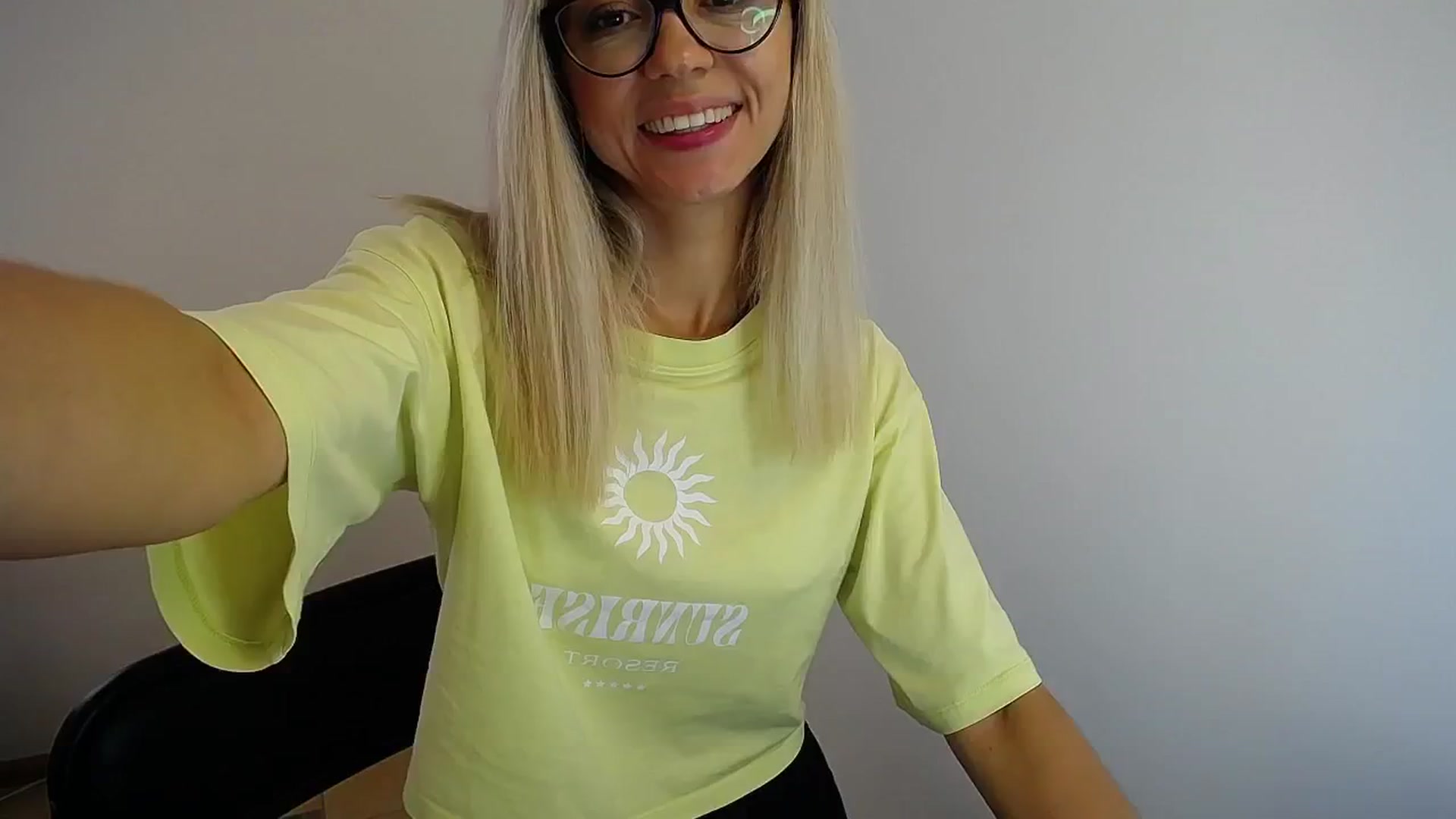 Gallery image thumbnail from Sunshine_alis's myfreecams stream on, 08/09/2024, 12:09 image 9 of 20