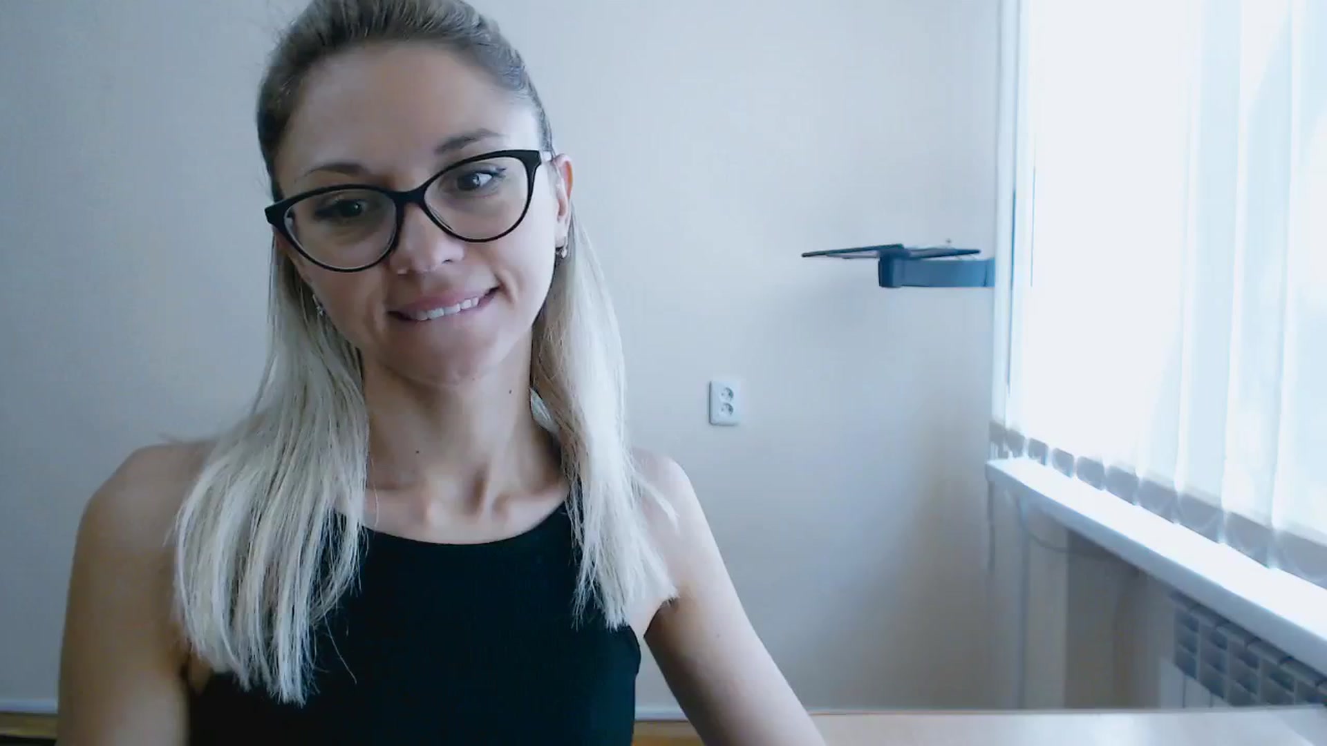 Gallery image thumbnail from Sunshine_alis's myfreecams stream on, 08/11/2024, 15:08 image 3 of 20