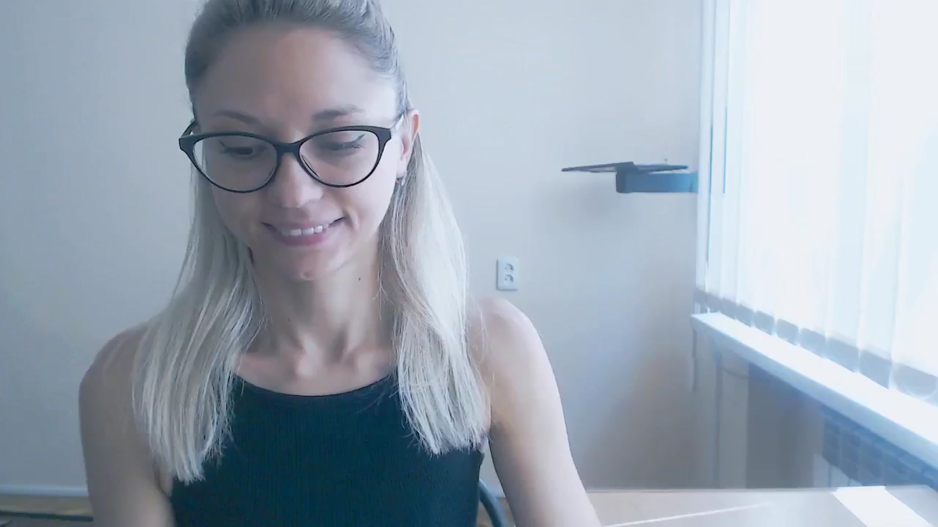 Gallery image thumbnail from Sunshine_alis's myfreecams stream on, 08/11/2024, 15:08 image 8 of 20
