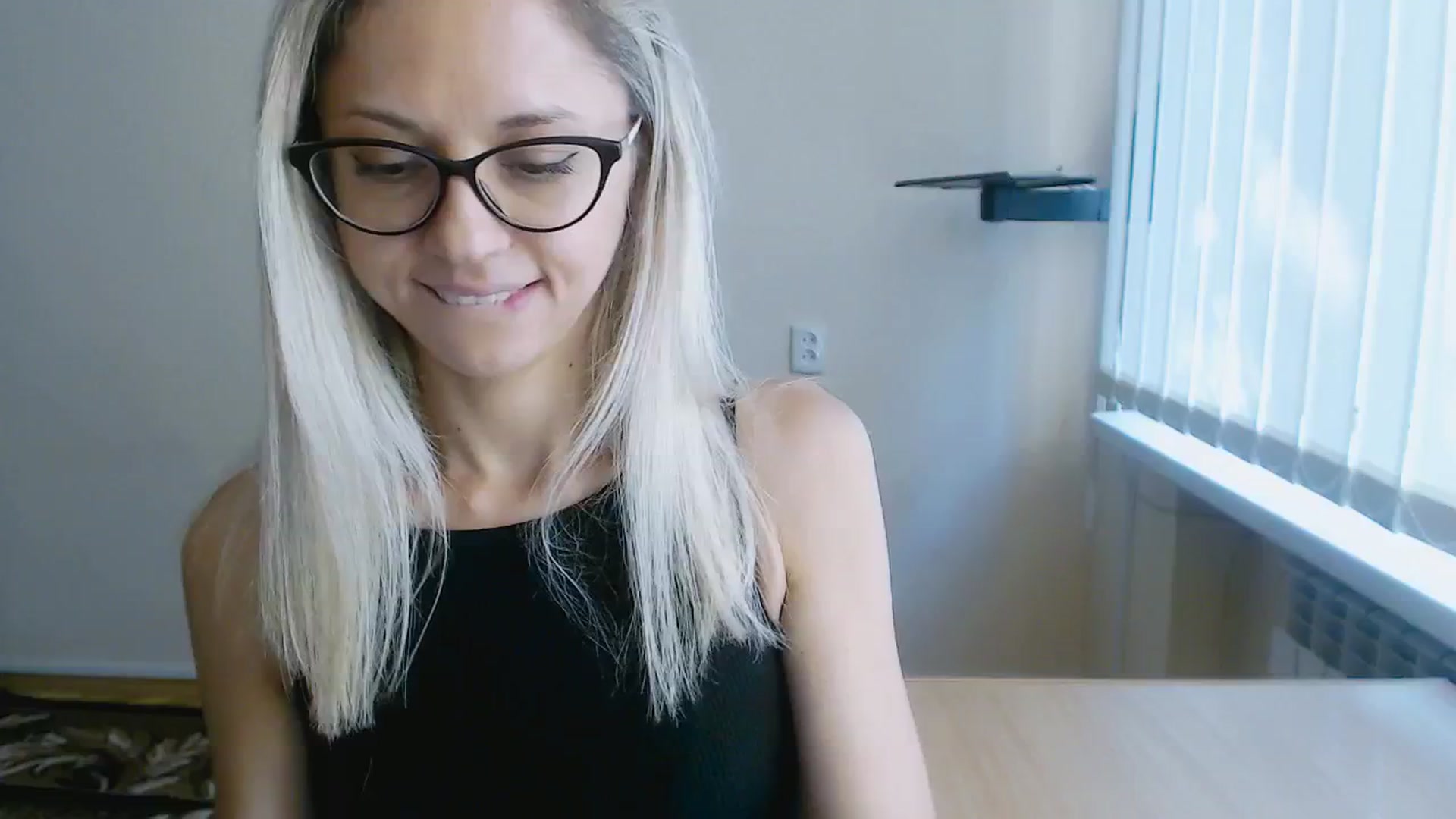 Gallery image thumbnail from Sunshine_alis's myfreecams stream on, 08/11/2024, 16:46 image 5 of 20
