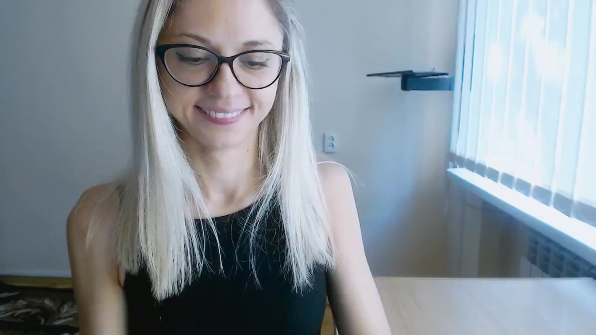 Gallery image thumbnail from Sunshine_alis's myfreecams stream on, 08/11/2024, 16:46 image 6 of 20