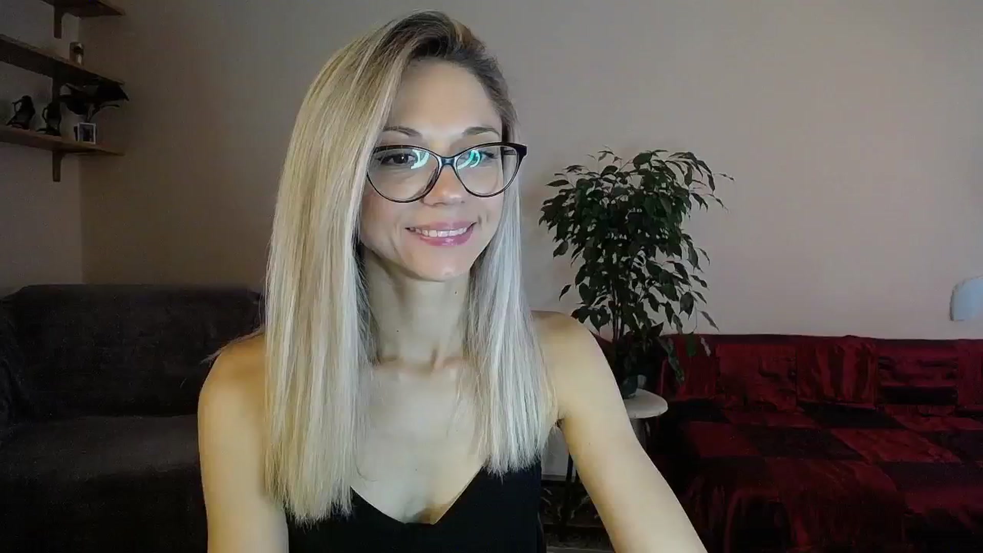Gallery image thumbnail from Sunshine_alis's myfreecams stream on, 09/01/2024, 13:34 image 12 of 20