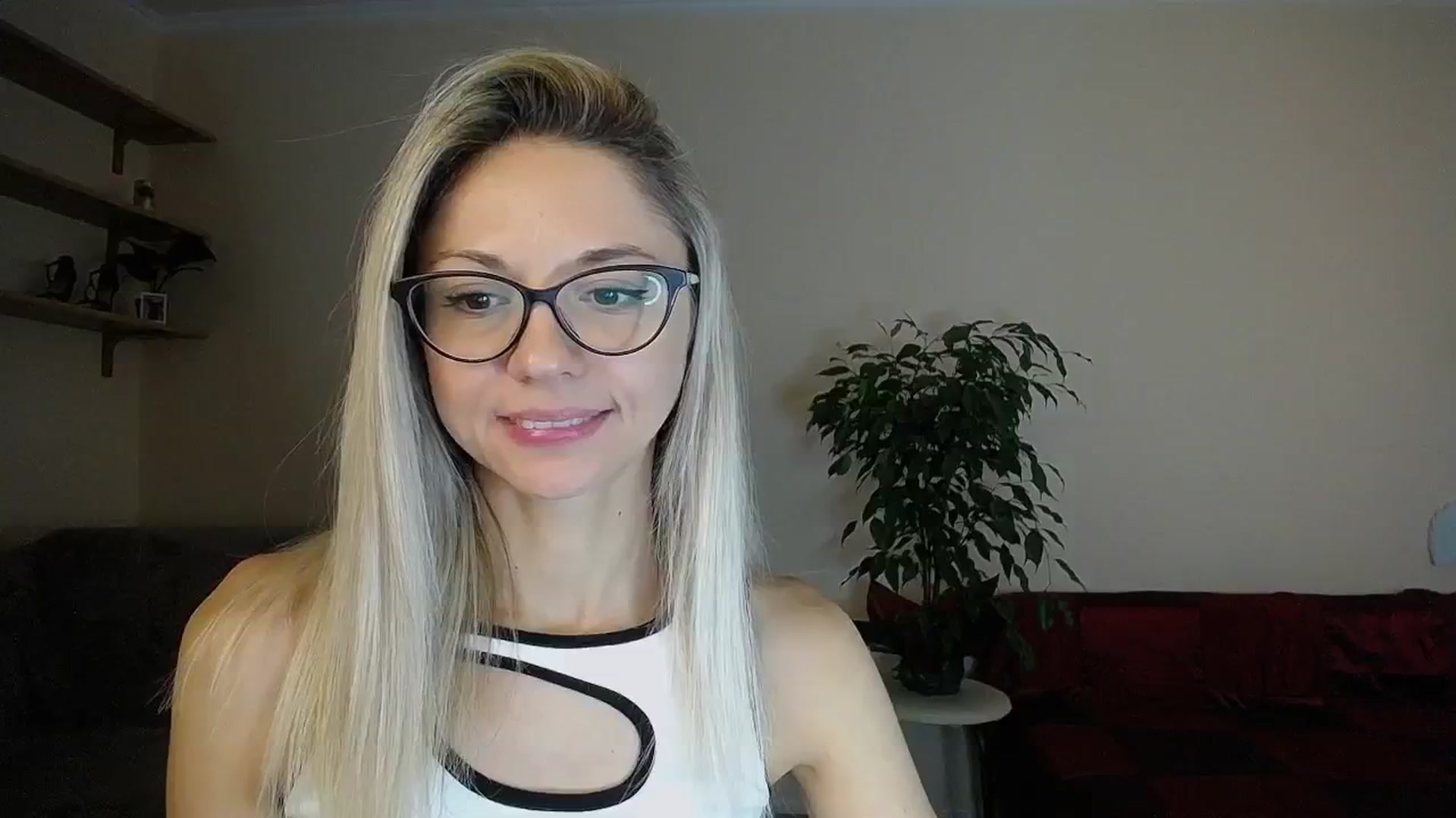 Gallery image thumbnail from Sunshine_alis's myfreecams stream on, 09/05/2024, 12:03 image 2 of 20