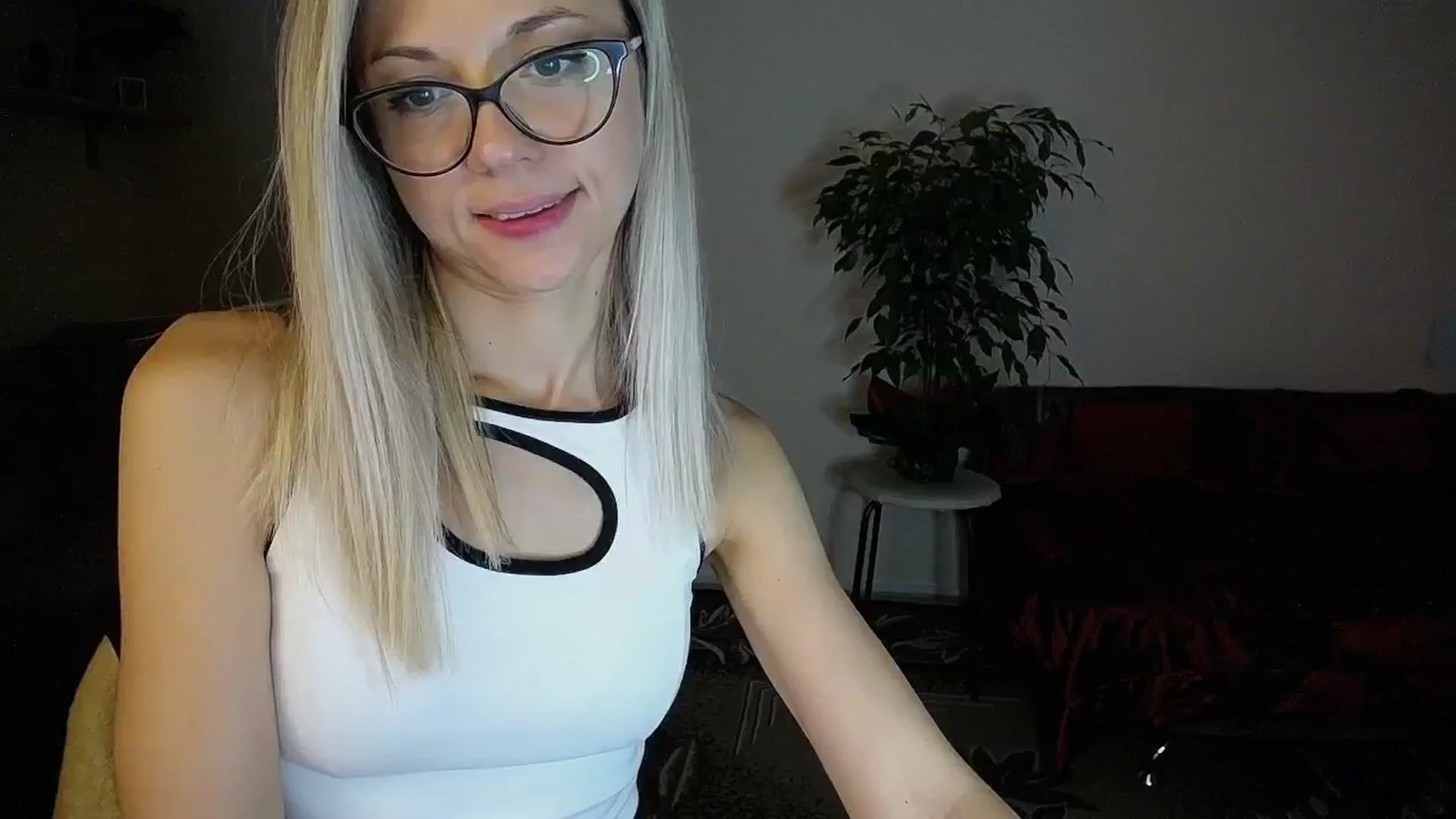 Gallery image thumbnail from Sunshine_alis's myfreecams stream on, 09/05/2024, 13:04 image 13 of 20