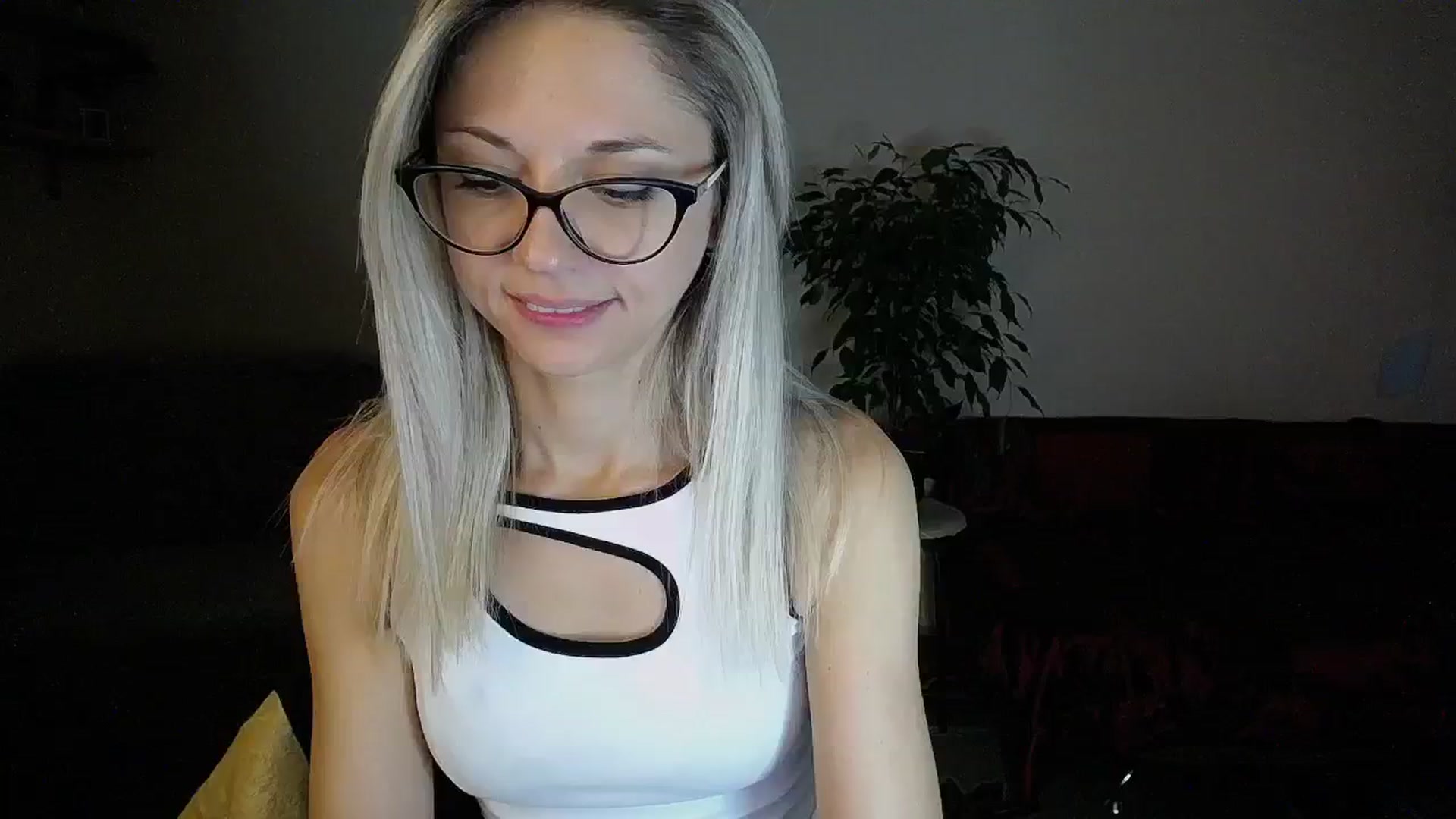 Gallery image thumbnail from Sunshine_alis's myfreecams stream on, 09/05/2024, 13:04 image 16 of 20