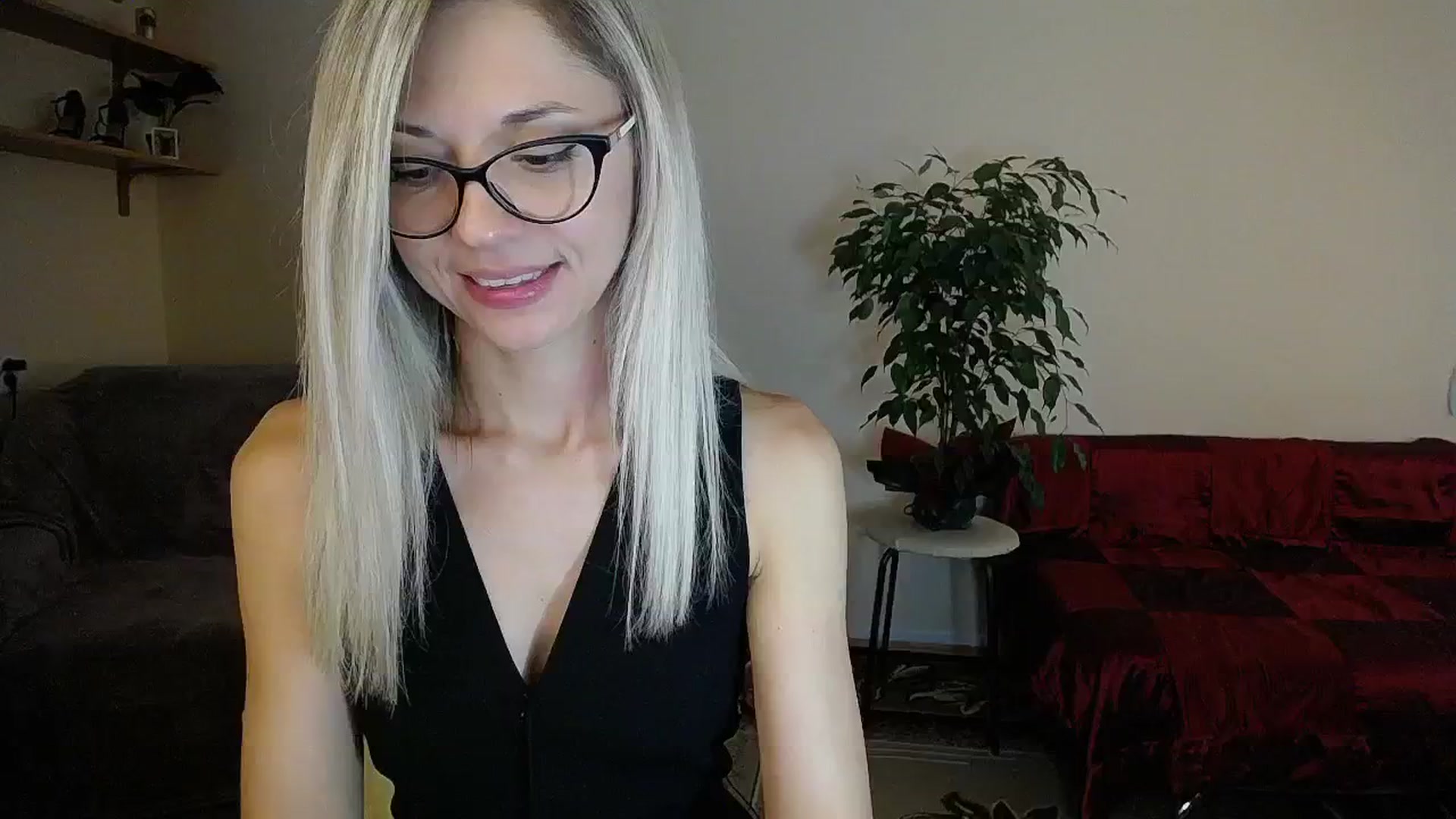 Gallery image thumbnail from Sunshine_alis's myfreecams stream on, 09/10/2024, 12:03 image 12 of 20