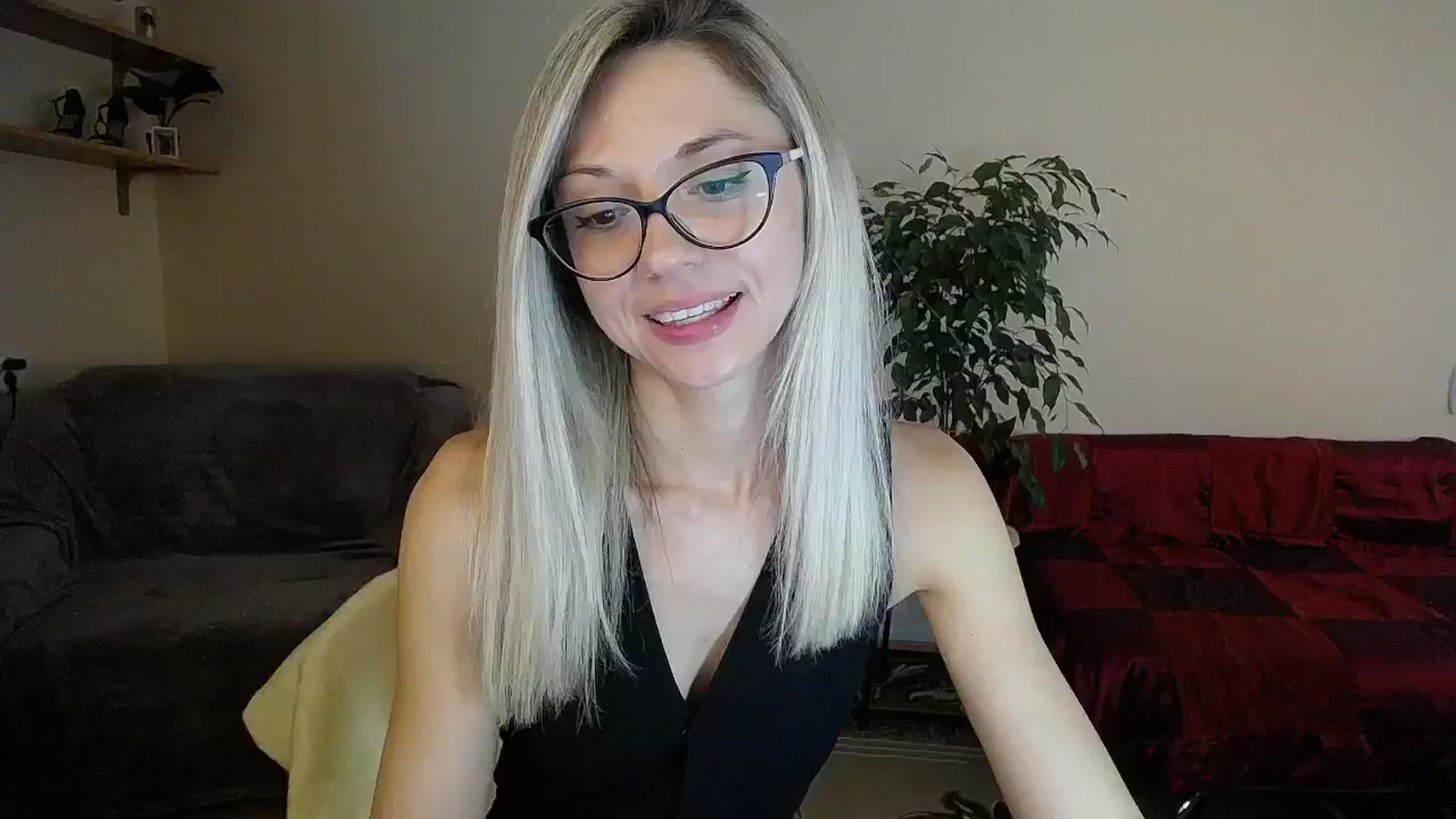Gallery image thumbnail from Sunshine_alis's myfreecams stream on, 09/10/2024, 12:03 image 18 of 20