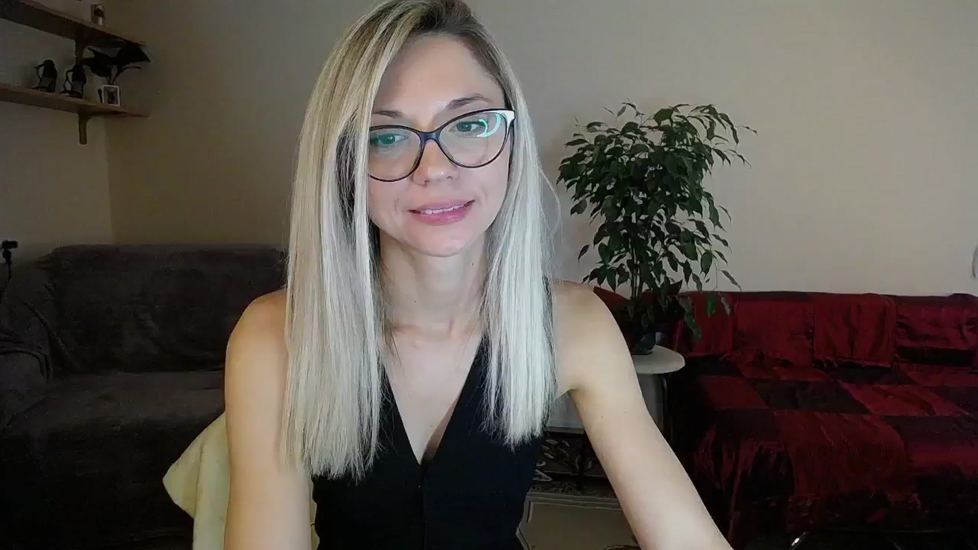 Gallery image thumbnail from Sunshine_alis's myfreecams stream on, 09/10/2024, 12:03 image 16 of 20