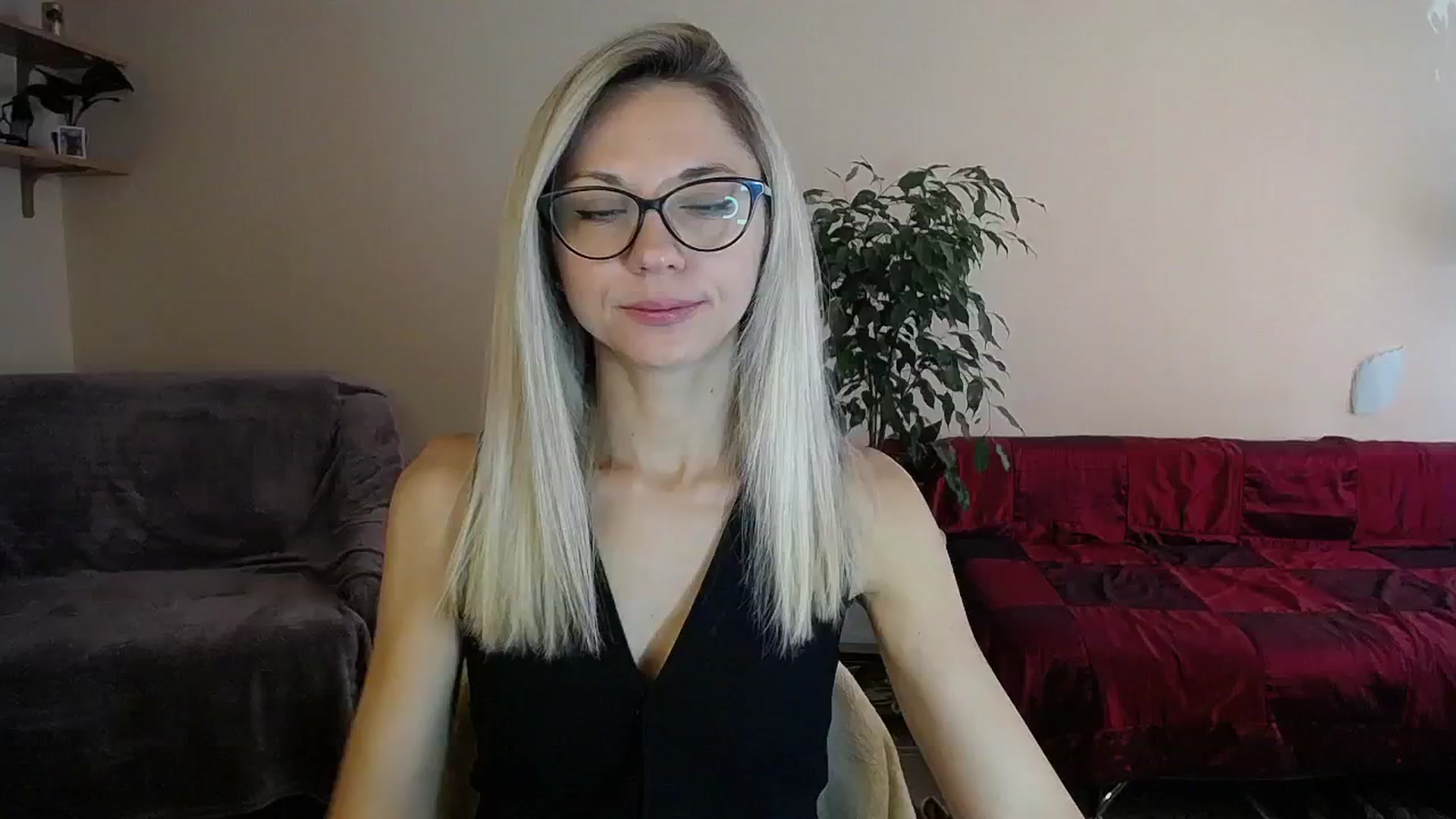 Gallery image thumbnail from Sunshine_alis's myfreecams stream on, 09/10/2024, 12:03 image 2 of 20