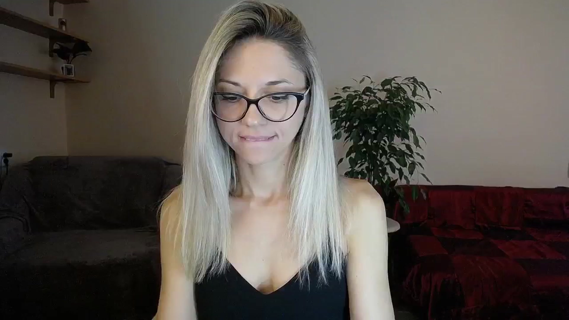 Gallery image thumbnail from Sunshine_alis's myfreecams stream on, 09/13/2024, 12:50 image 4 of 20