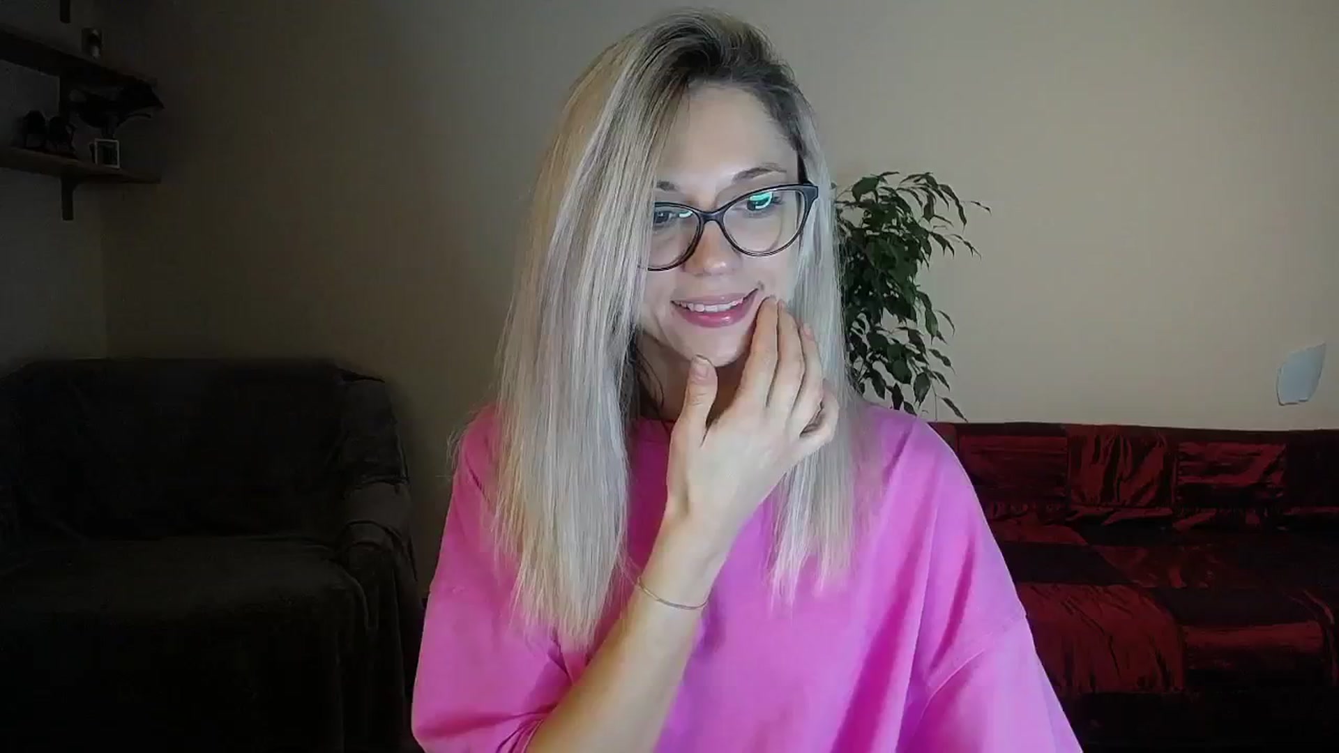 Gallery image thumbnail from Sunshine_alis's myfreecams stream on, 09/15/2024, 14:28 image 5 of 20
