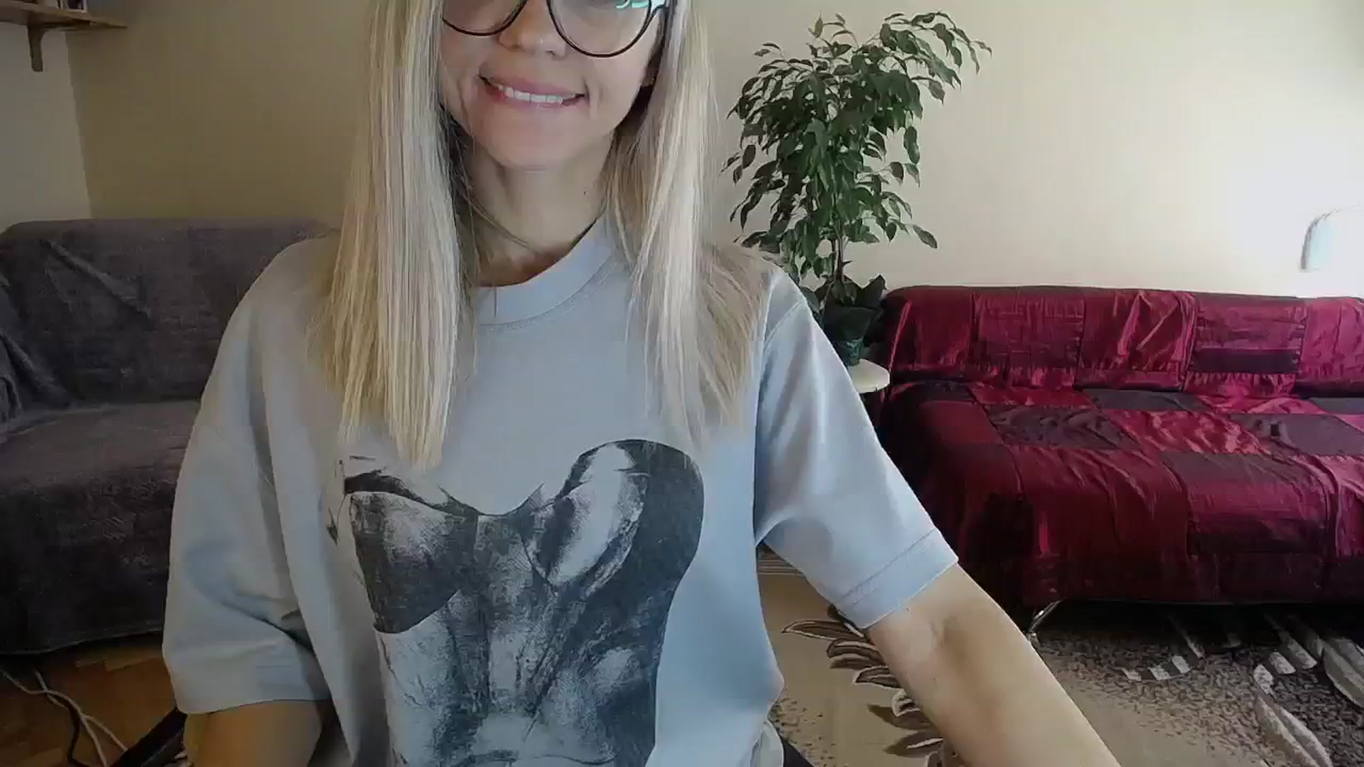 Gallery image thumbnail from Sunshine_alis's myfreecams stream on, 09/17/2024, 12:11 image 9 of 20