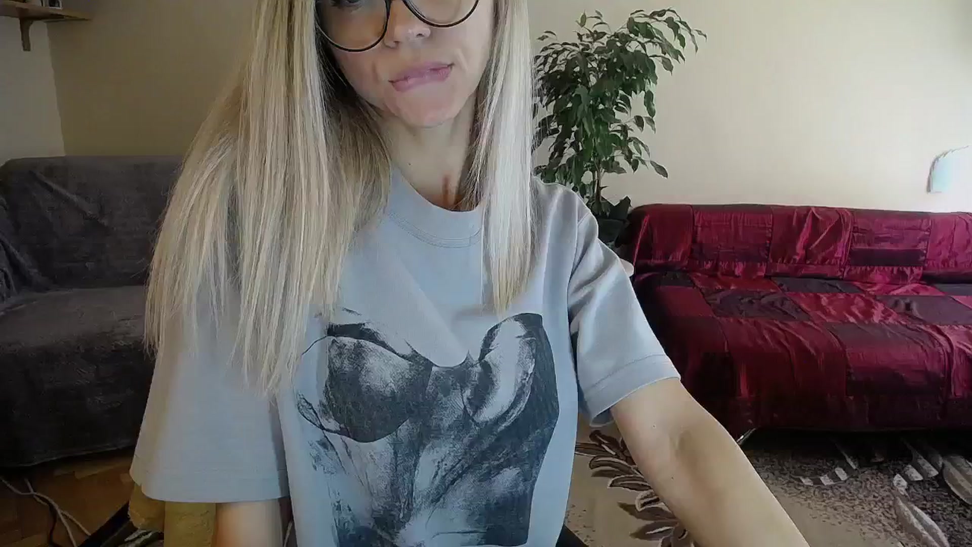 Gallery image thumbnail from Sunshine_alis's myfreecams stream on, 09/17/2024, 12:11 image 5 of 20