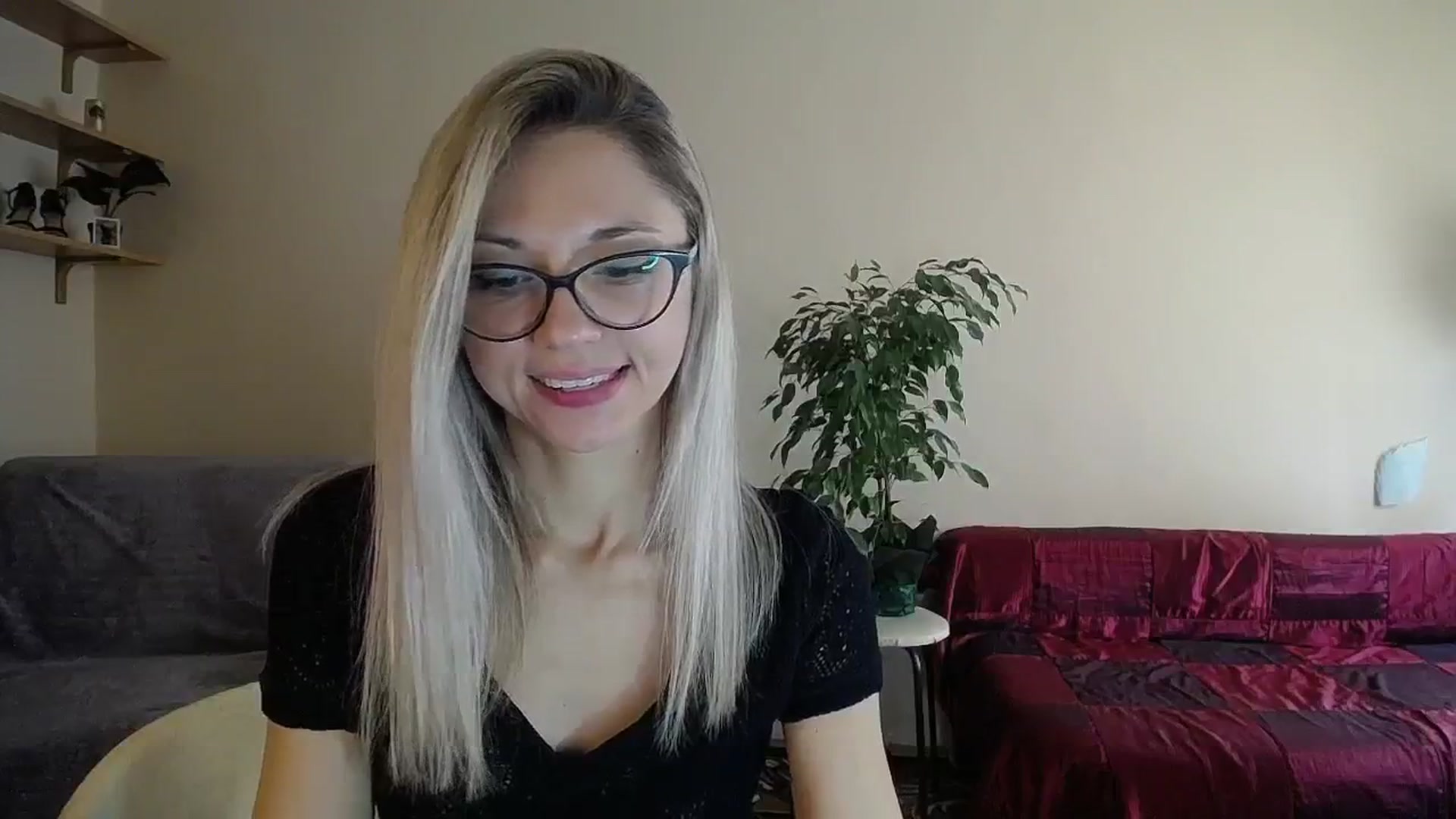 Gallery image thumbnail from Sunshine_alis's myfreecams stream on, 09/17/2024, 14:14 image 5 of 20