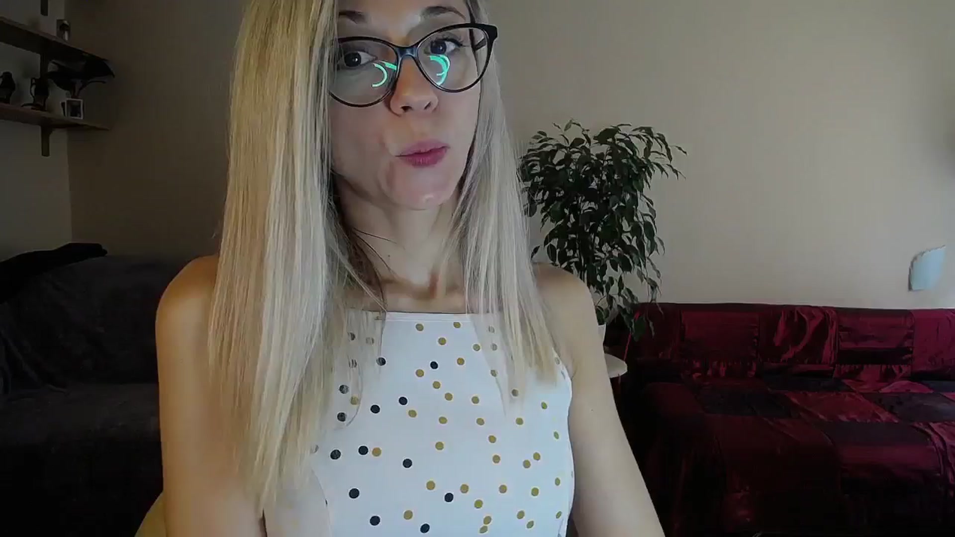 Gallery image thumbnail from Sunshine_alis's myfreecams stream on, 09/18/2024, 14:04 image 17 of 20