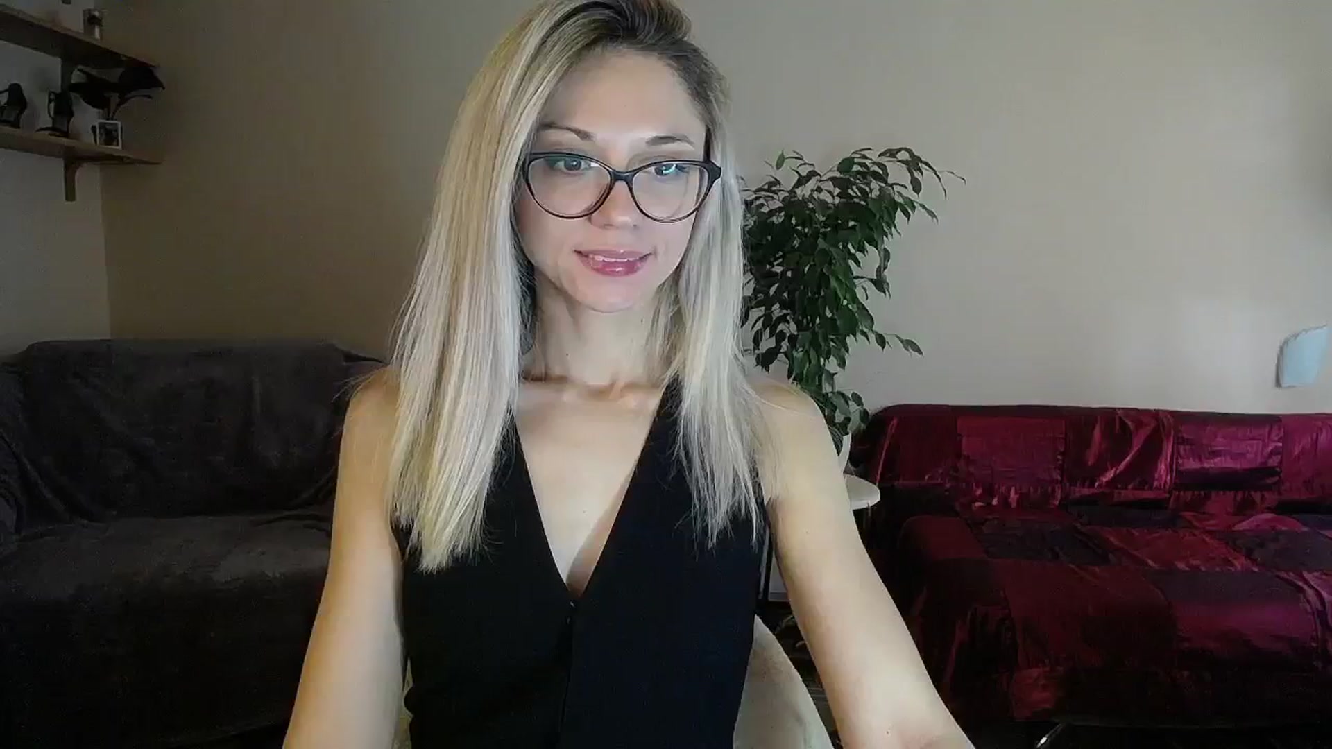 Gallery image thumbnail from Sunshine_alis's myfreecams stream on, 09/18/2024, 14:04 image 3 of 20