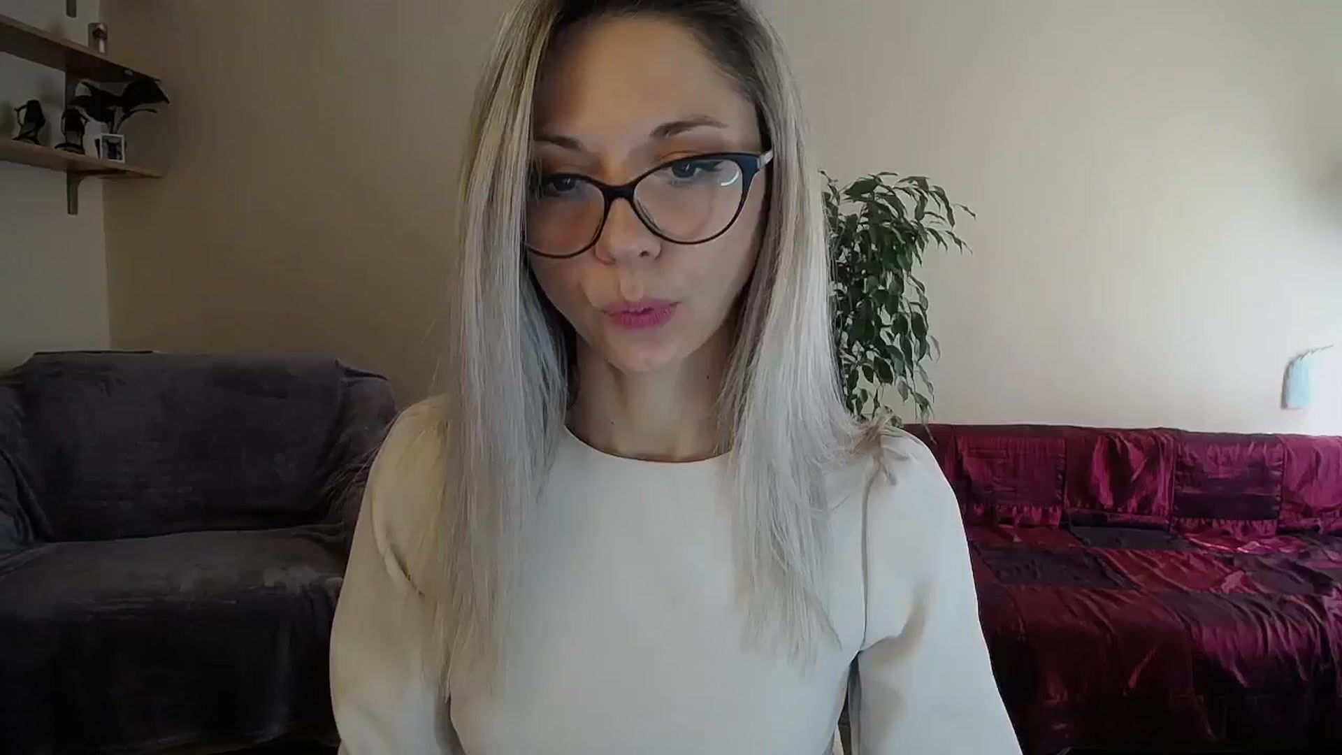 Gallery image thumbnail from Sunshine_alis's myfreecams stream on, 09/22/2024, 12:48 image 4 of 20