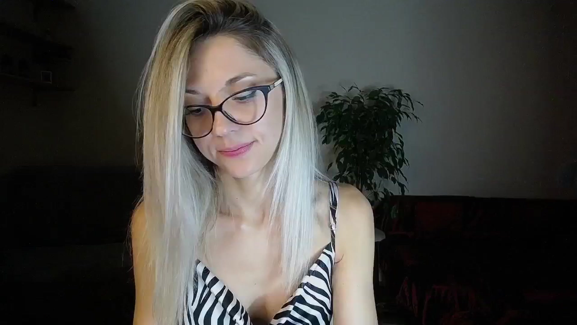 Gallery image thumbnail from Sunshine_alis's myfreecams stream on, 09/25/2024, 16:59 image 13 of 20
