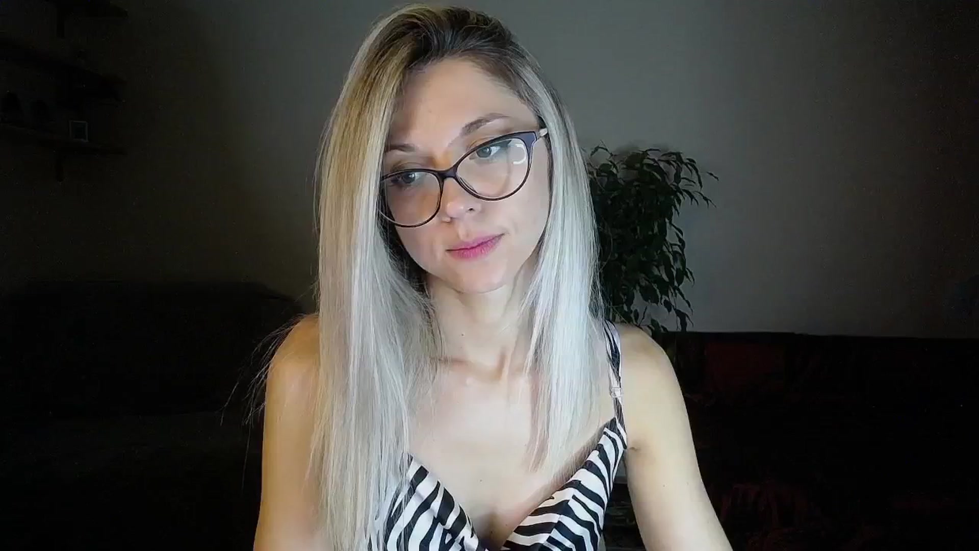 Gallery image thumbnail from Sunshine_alis's myfreecams stream on, 09/25/2024, 16:59 image 15 of 20