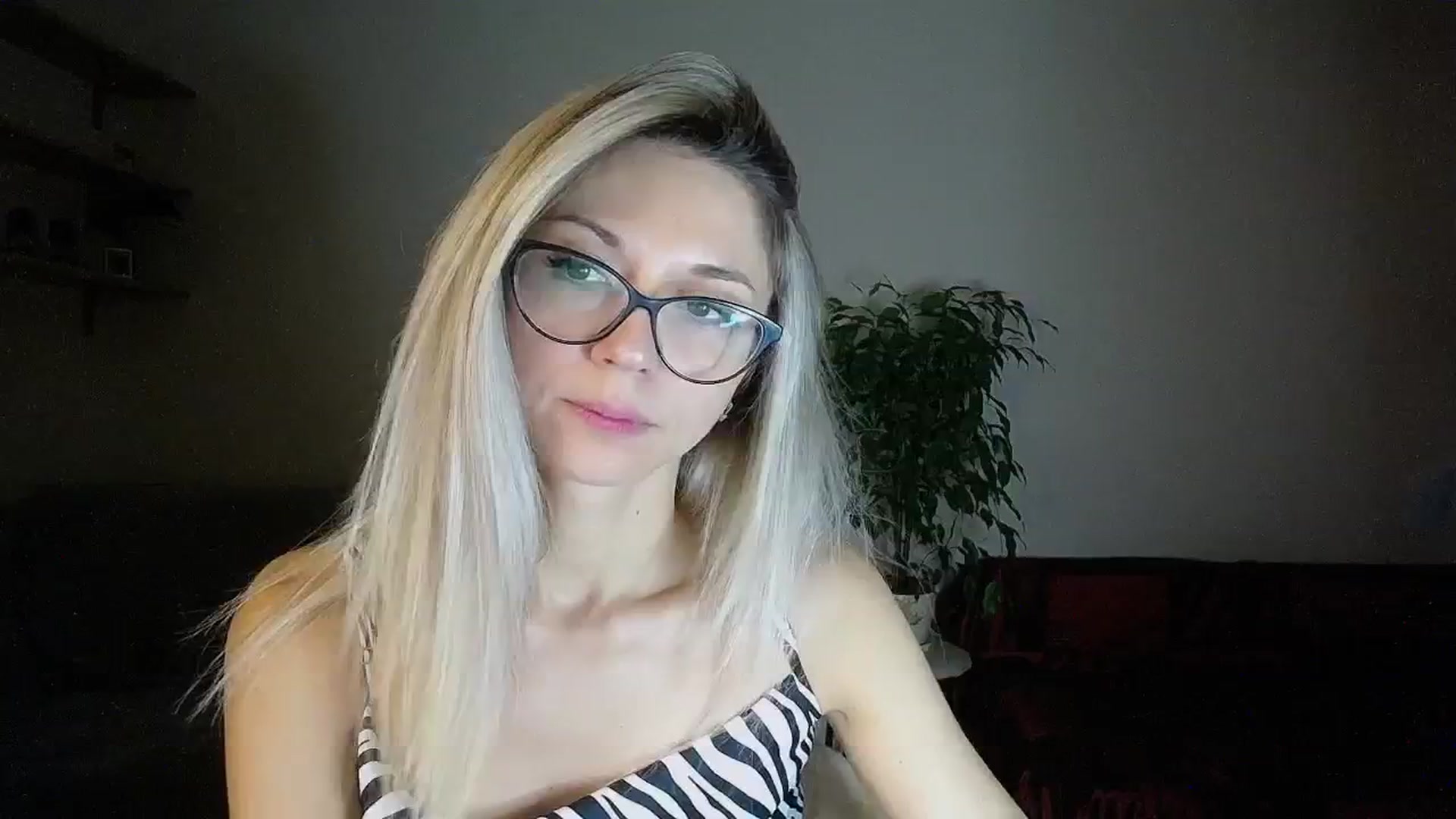 Gallery image thumbnail from Sunshine_alis's myfreecams stream on, 09/25/2024, 16:59 image 7 of 20