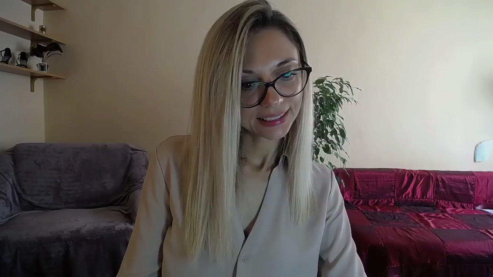 Gallery image thumbnail from Sunshine_alis's myfreecams stream on, 09/28/2024, 13:02 image 11 of 20