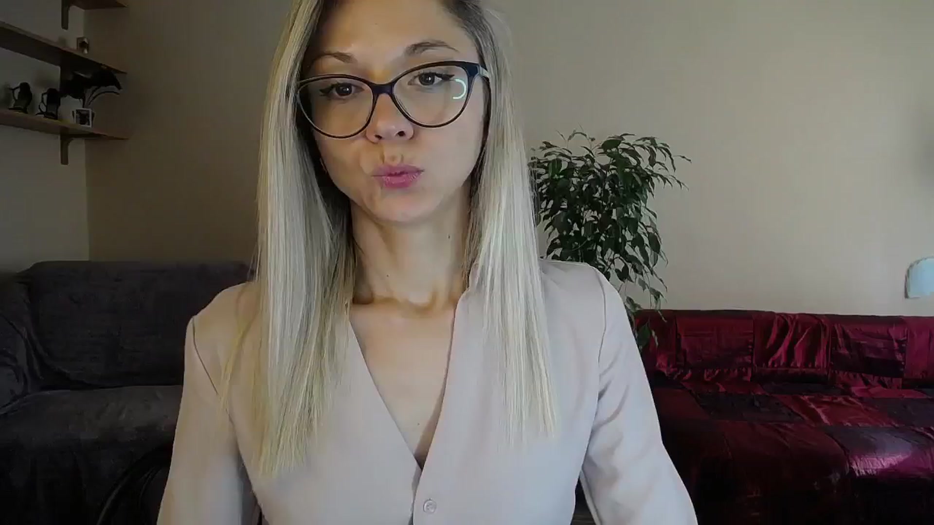 Gallery image thumbnail from Sunshine_alis's myfreecams stream on, 09/28/2024, 14:48 image 2 of 20