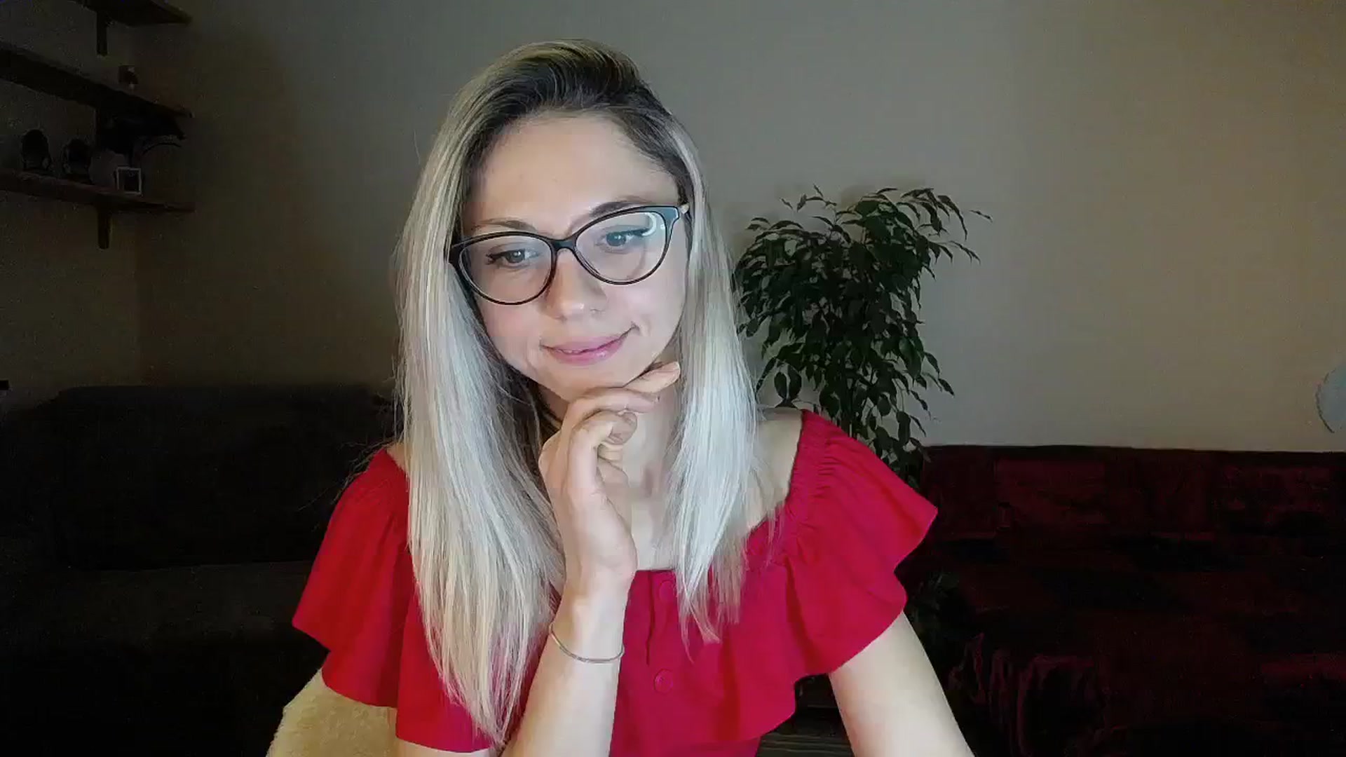 Gallery image thumbnail from Sunshine_alis's myfreecams stream on, 10/05/2024, 17:30 image 14 of 20