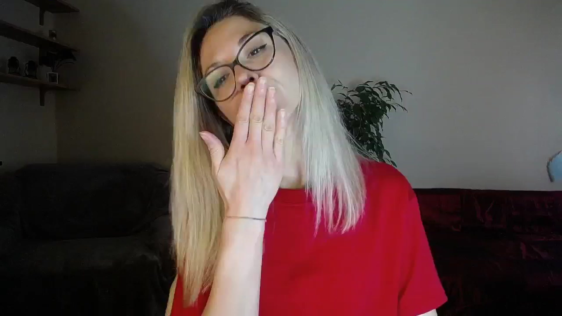 Gallery image thumbnail from Sunshine_alis's myfreecams stream on, 10/06/2024, 14:39 image 14 of 20