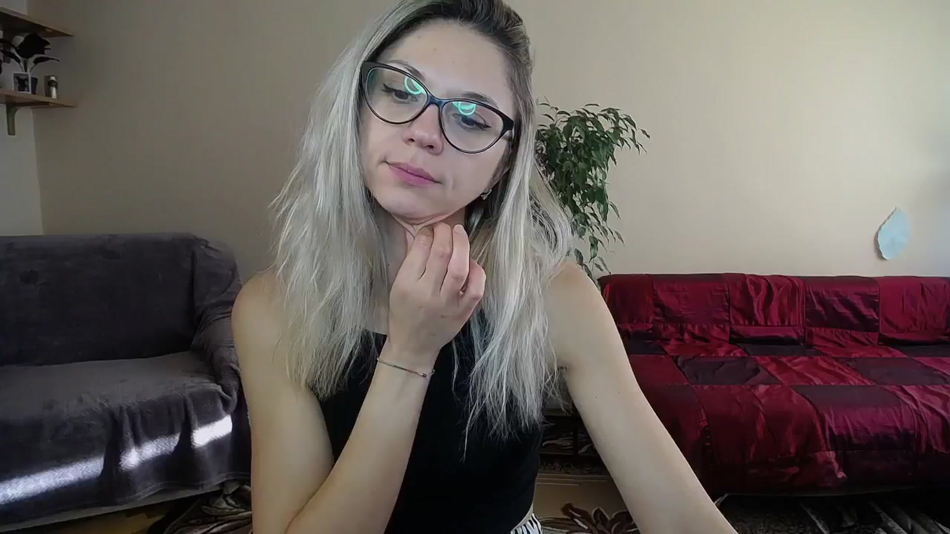 Gallery image thumbnail from Sunshine_alis's myfreecams stream on, 10/08/2024, 14:53 image 7 of 20