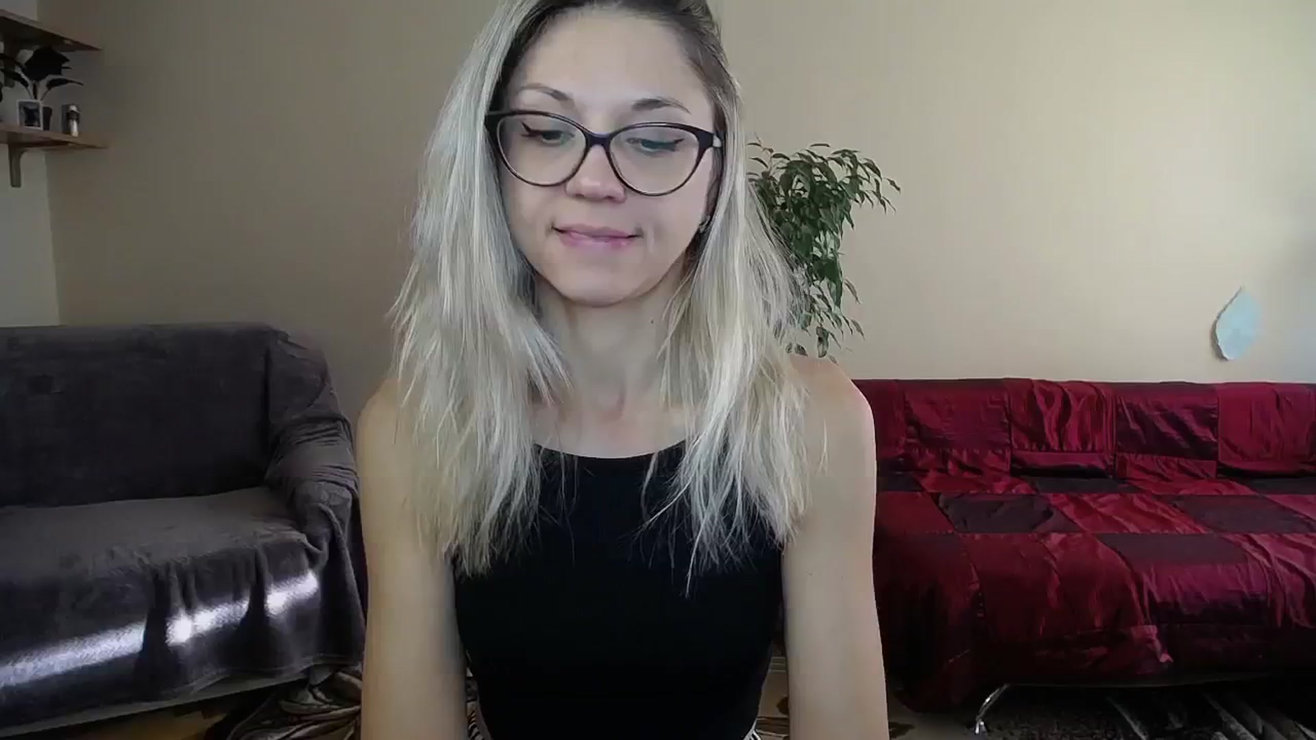 Gallery image thumbnail from Sunshine_alis's myfreecams stream on, 10/08/2024, 14:53 image 9 of 20