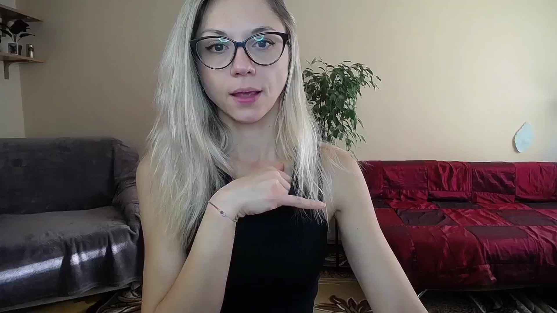 Gallery image thumbnail from Sunshine_alis's myfreecams stream on, 10/08/2024, 14:53 image 13 of 20