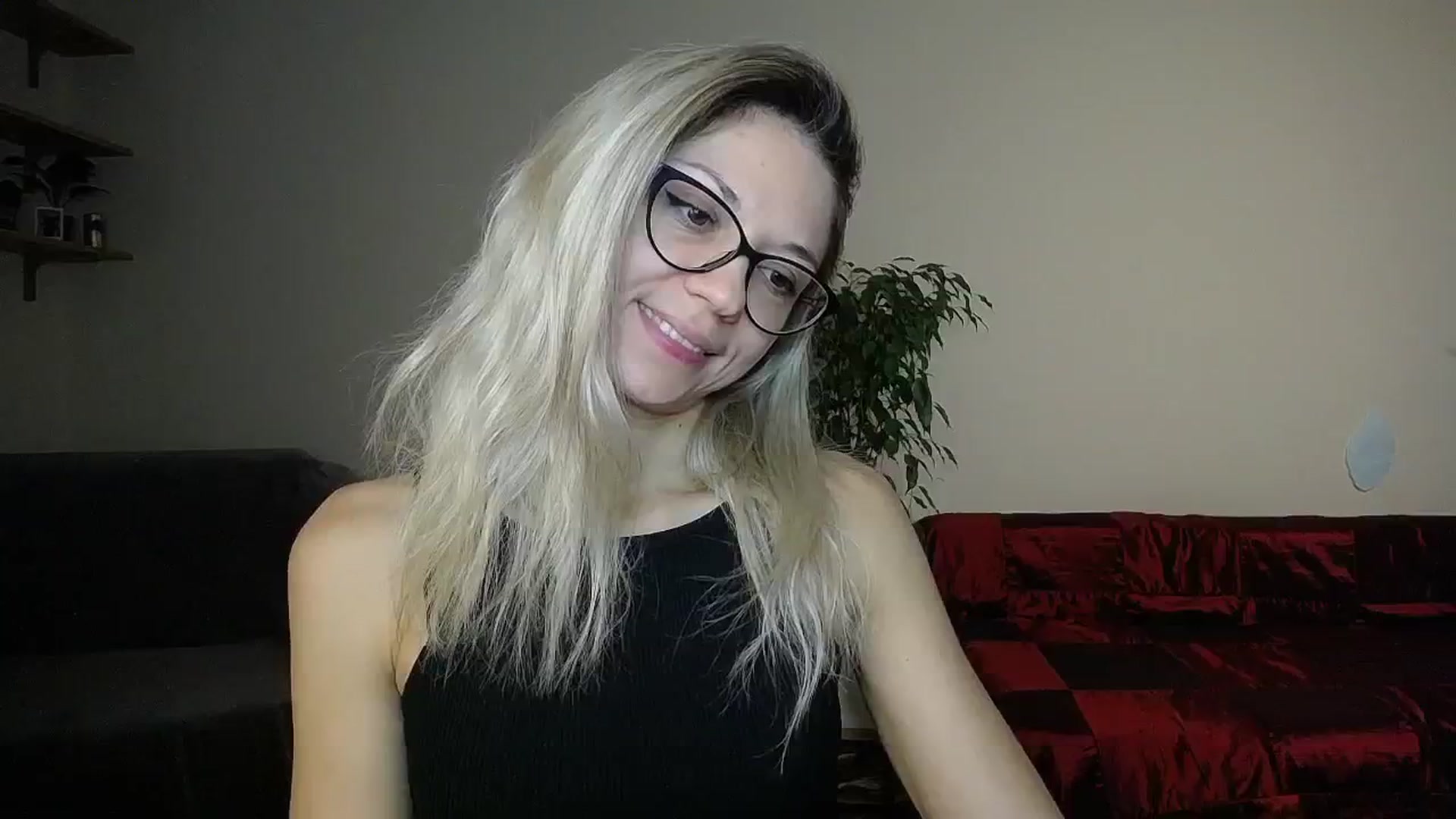 Gallery image thumbnail from Sunshine_alis's myfreecams stream on, 10/08/2024, 16:45 image 15 of 20