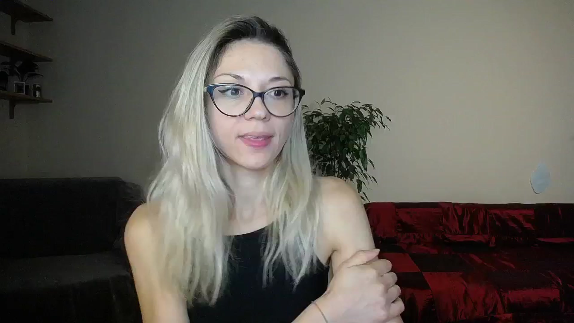 Gallery image thumbnail from Sunshine_alis's myfreecams stream on, 10/08/2024, 16:45 image 8 of 20