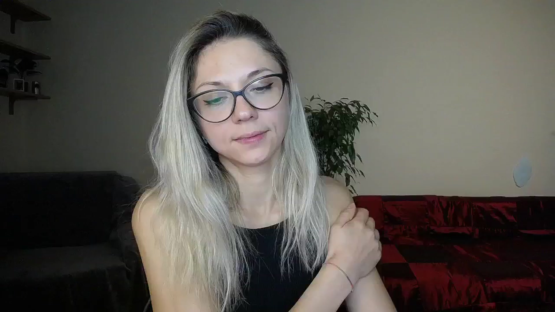 Gallery image thumbnail from Sunshine_alis's myfreecams stream on, 10/08/2024, 16:45 image 6 of 20