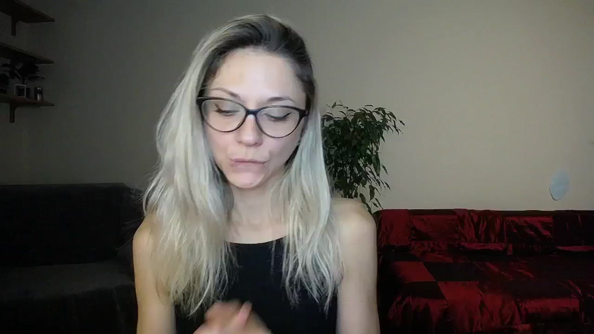Gallery image thumbnail from Sunshine_alis's myfreecams stream on, 10/08/2024, 16:45 image 4 of 20