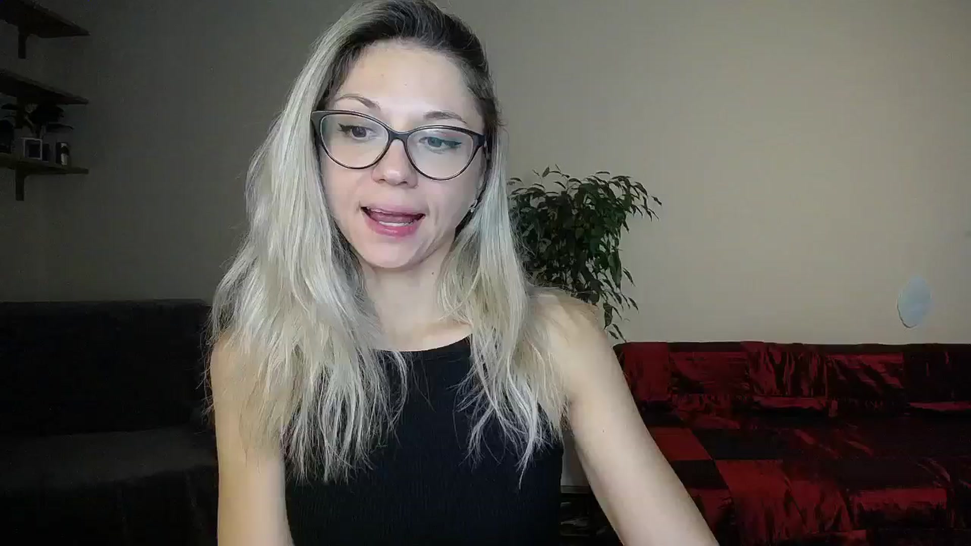 Gallery image thumbnail from Sunshine_alis's myfreecams stream on, 10/08/2024, 16:45 image 14 of 20