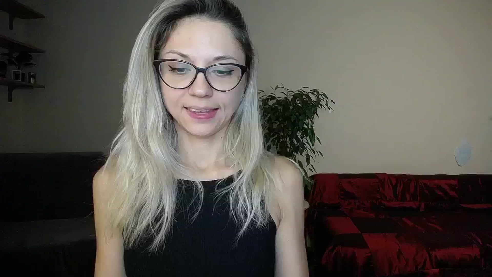 Gallery image thumbnail from Sunshine_alis's myfreecams stream on, 10/08/2024, 16:45 image 12 of 20