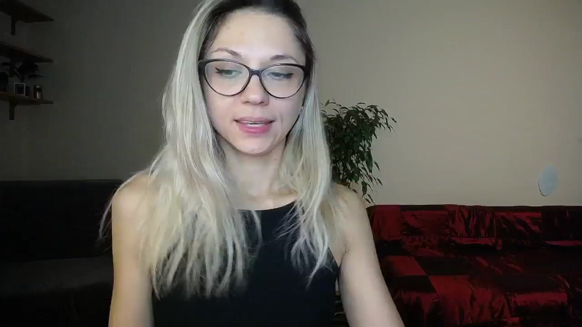 Gallery image thumbnail from Sunshine_alis's myfreecams stream on, 10/08/2024, 16:45 image 13 of 20